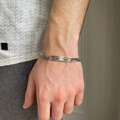 "In Your Eyes" Bracelet – A Symbol of Love and Connection